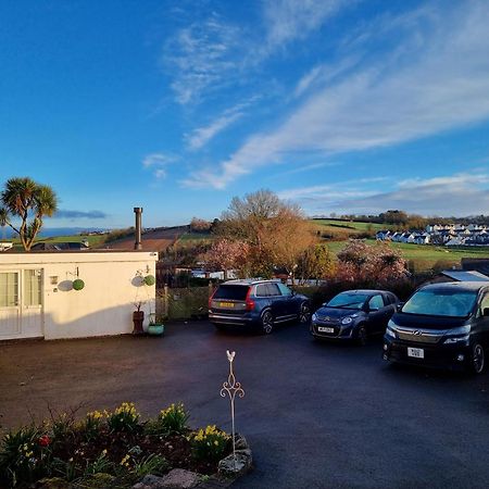 Lovely Private Studio Room With Own Kitchen And Bathroom. Set In The Popular Area Of Shiphay In Torquay And Only A Short Walk From Torbay Hospital Eksteriør billede
