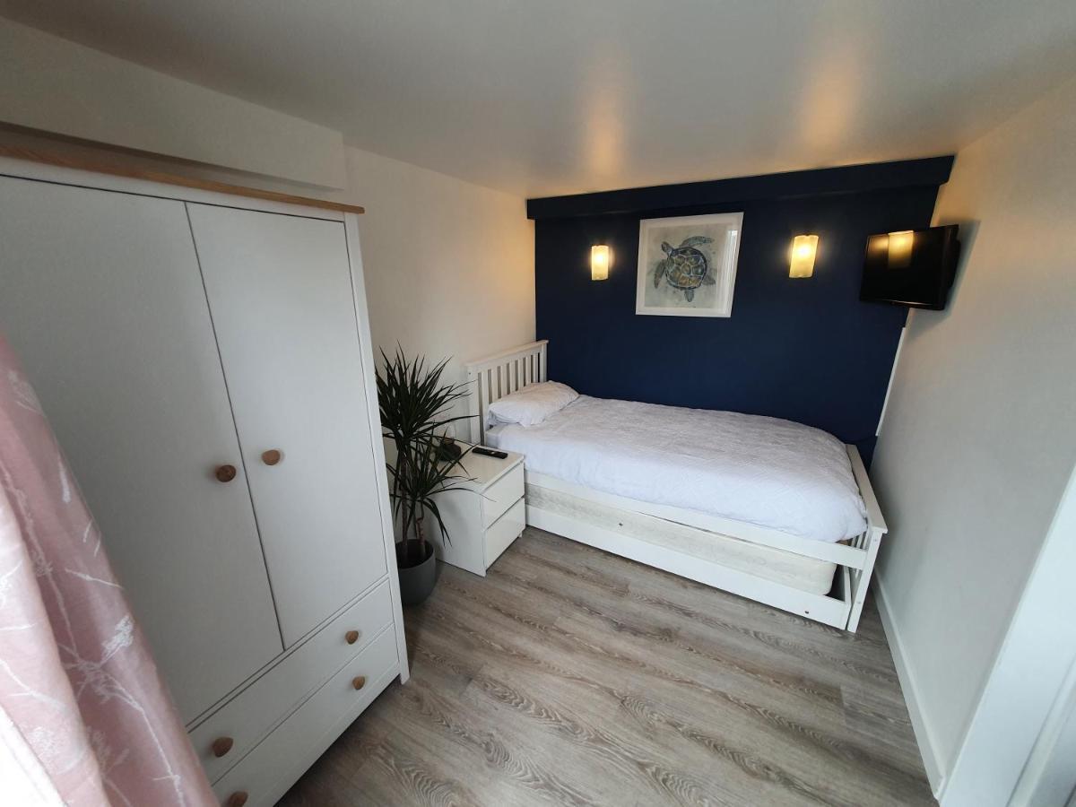 Lovely Private Studio Room With Own Kitchen And Bathroom. Set In The Popular Area Of Shiphay In Torquay And Only A Short Walk From Torbay Hospital Eksteriør billede