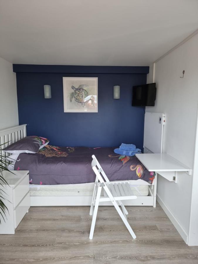 Lovely Private Studio Room With Own Kitchen And Bathroom. Set In The Popular Area Of Shiphay In Torquay And Only A Short Walk From Torbay Hospital Eksteriør billede