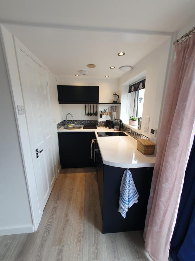 Lovely Private Studio Room With Own Kitchen And Bathroom. Set In The Popular Area Of Shiphay In Torquay And Only A Short Walk From Torbay Hospital Eksteriør billede