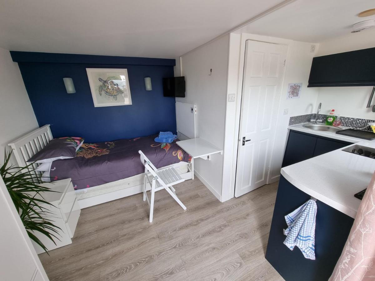 Lovely Private Studio Room With Own Kitchen And Bathroom. Set In The Popular Area Of Shiphay In Torquay And Only A Short Walk From Torbay Hospital Eksteriør billede